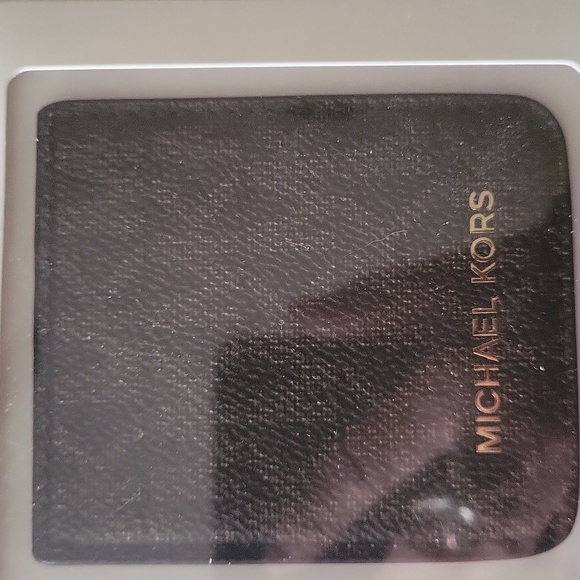 Michael kors monogram leather phone pocket unisex love mine boxed 📦 ♥️ - Picture 4 of 5